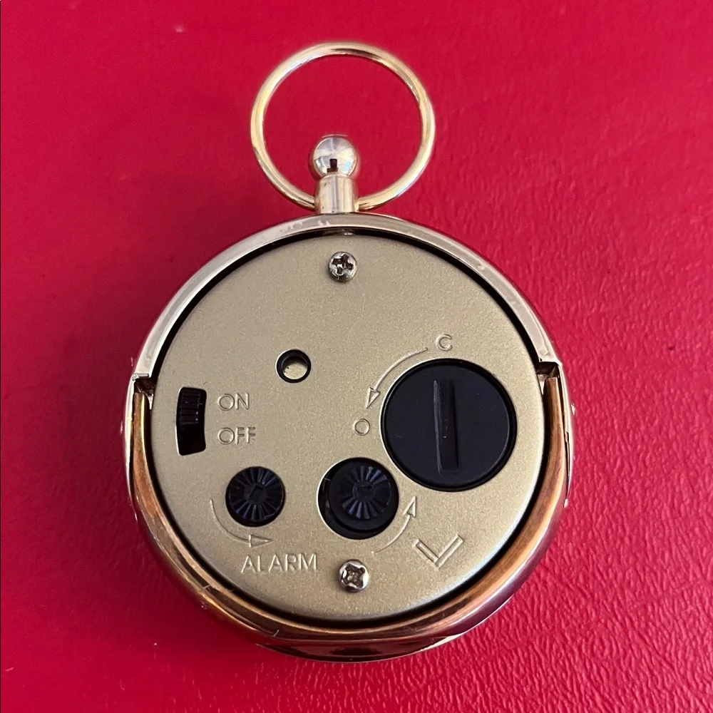 Brookstone Travel Alarm/Clock Quartz. Mvt.